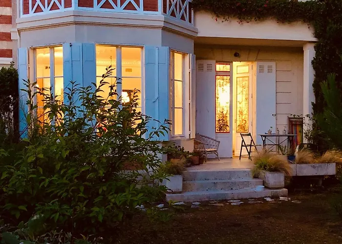 Le Quatre Allee Stella * آركاشو